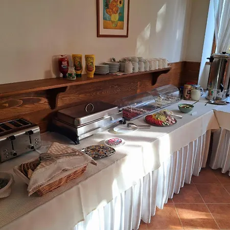 Harmonia 招待所 莫德拉